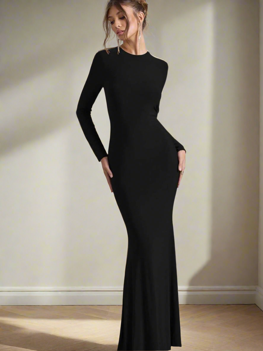 Moonéa Noir Élegance Long Sleeve Gown