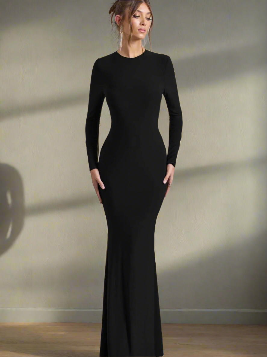 Moonéa Noir Élegance Long Sleeve Gown