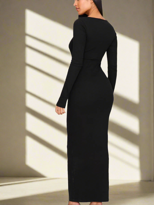 Moonéa Noir Élegance Long Sleeve Gown